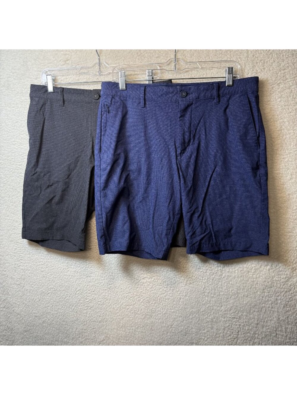 Tommy Bahama Mens 33 Gray & Navy Stretch Shorts Lightweight Nylon Blend Casual
